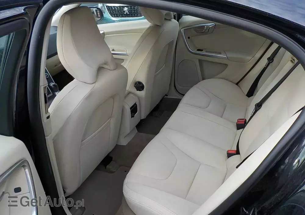 VOLVO S60 D3 Momentum