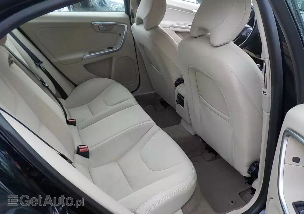 VOLVO S60 D3 Momentum