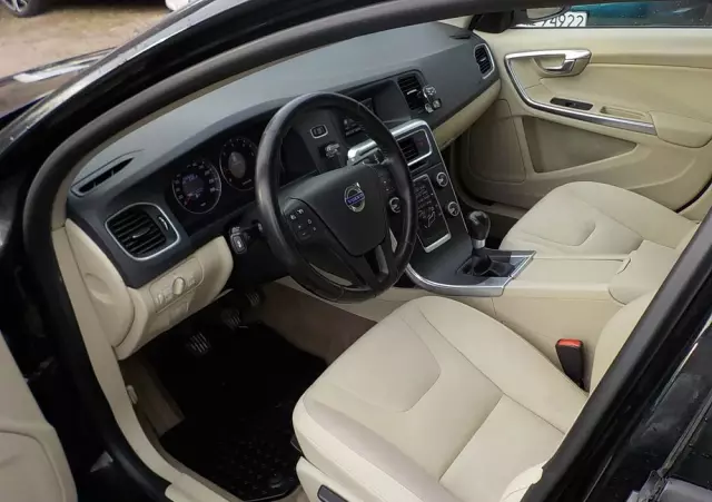 VOLVO S60 D3 Momentum