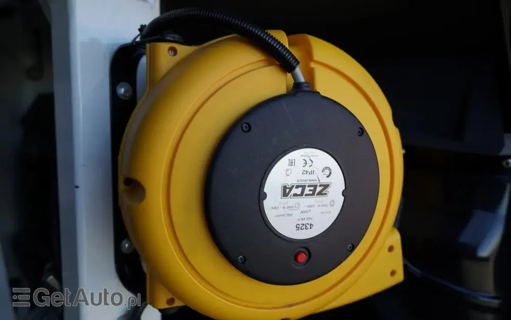 IVECO DAILY 70-180 / PODNOŚNIK KOSZOWY - 16 m / BLASZAK + ZWYŻKA  ELEVATEUR / 200 kg 