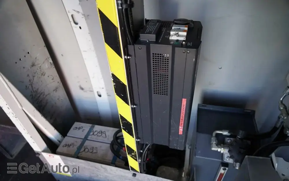 IVECO DAILY 70-180 / PODNOŚNIK KOSZOWY - 16 m / BLASZAK + ZWYŻKA  ELEVATEUR / 200 kg 