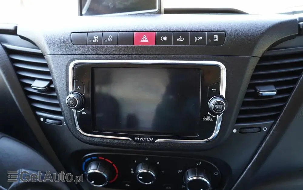 IVECO DAILY 70-180 / PODNOŚNIK KOSZOWY - 16 m / BLASZAK + ZWYŻKA  ELEVATEUR / 200 kg 