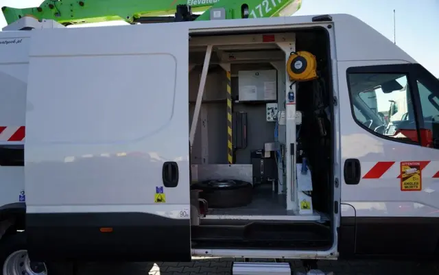 IVECO DAILY 70-180 / PODNOŚNIK KOSZOWY - 16 m / BLASZAK + ZWYŻKA  ELEVATEUR / 200 kg 