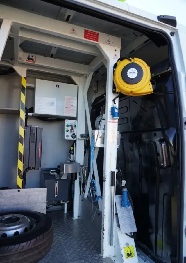 IVECO DAILY 70-180 / PODNOŚNIK KOSZOWY - 16 m / BLASZAK + ZWYŻKA  ELEVATEUR / 200 kg 