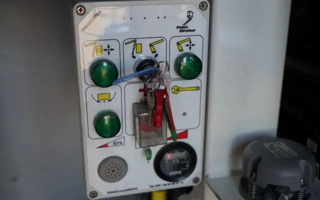 IVECO DAILY 70-180 / PODNOŚNIK KOSZOWY - 16 m / BLASZAK + ZWYŻKA  ELEVATEUR / 200 kg 