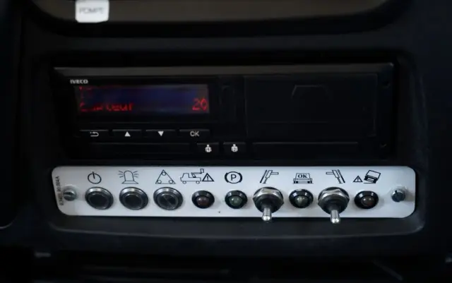 IVECO DAILY 70-180 / PODNOŚNIK KOSZOWY - 16 m / BLASZAK + ZWYŻKA  ELEVATEUR / 200 kg 