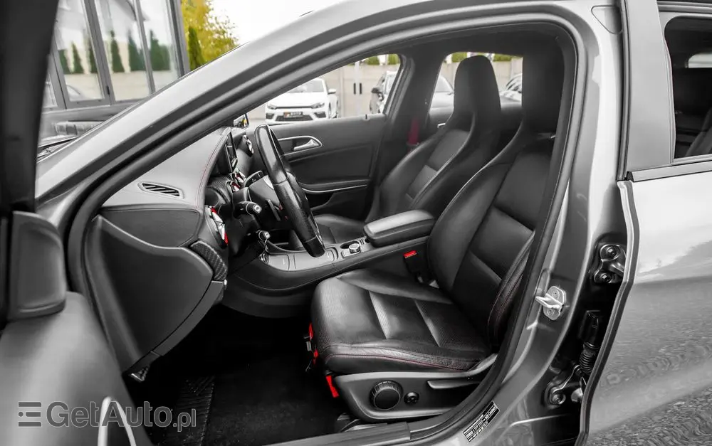 MERCEDES-BENZ Klasa A 250 (BlueEFFICIENCY) 7G-DCT AMG Sport