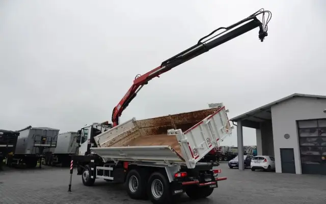 RENAULT C 380 / 6x4 / WYWROTKA 3 STRONNA  + HDS FASSI F135 / HYDROBURTA / EURO 6 / STEROWANIE RADIOWE / ROTATOR / BORDMATIC 