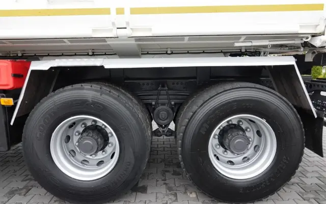 RENAULT C 380 / 6x4 / WYWROTKA 3 STRONNA  + HDS FASSI F135 / HYDROBURTA / EURO 6 / STEROWANIE RADIOWE / ROTATOR / BORDMATIC 