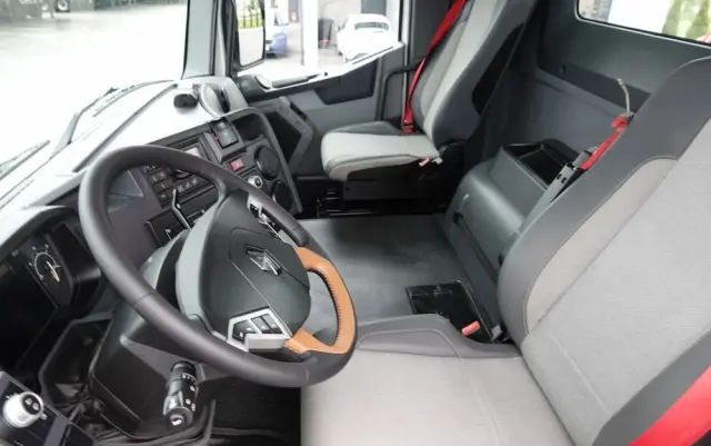 RENAULT C 380 / 6x4 / WYWROTKA 3 STRONNA  + HDS FASSI F135 / HYDROBURTA / EURO 6 / STEROWANIE RADIOWE / ROTATOR / BORDMATIC 