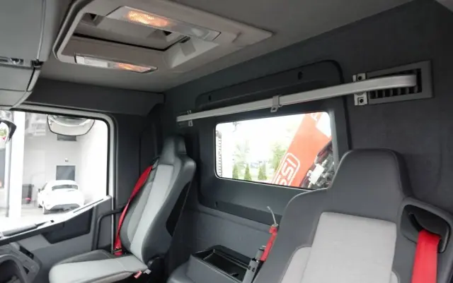 RENAULT C 380 / 6x4 / WYWROTKA 3 STRONNA  + HDS FASSI F135 / HYDROBURTA / EURO 6 / STEROWANIE RADIOWE / ROTATOR / BORDMATIC 