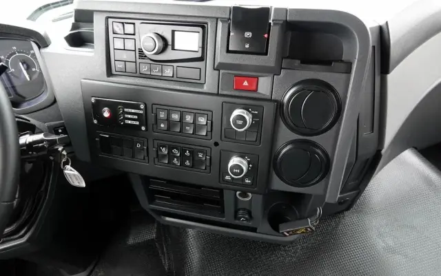 RENAULT C 380 / 6x4 / WYWROTKA 3 STRONNA  + HDS FASSI F135 / HYDROBURTA / EURO 6 / STEROWANIE RADIOWE / ROTATOR / BORDMATIC 