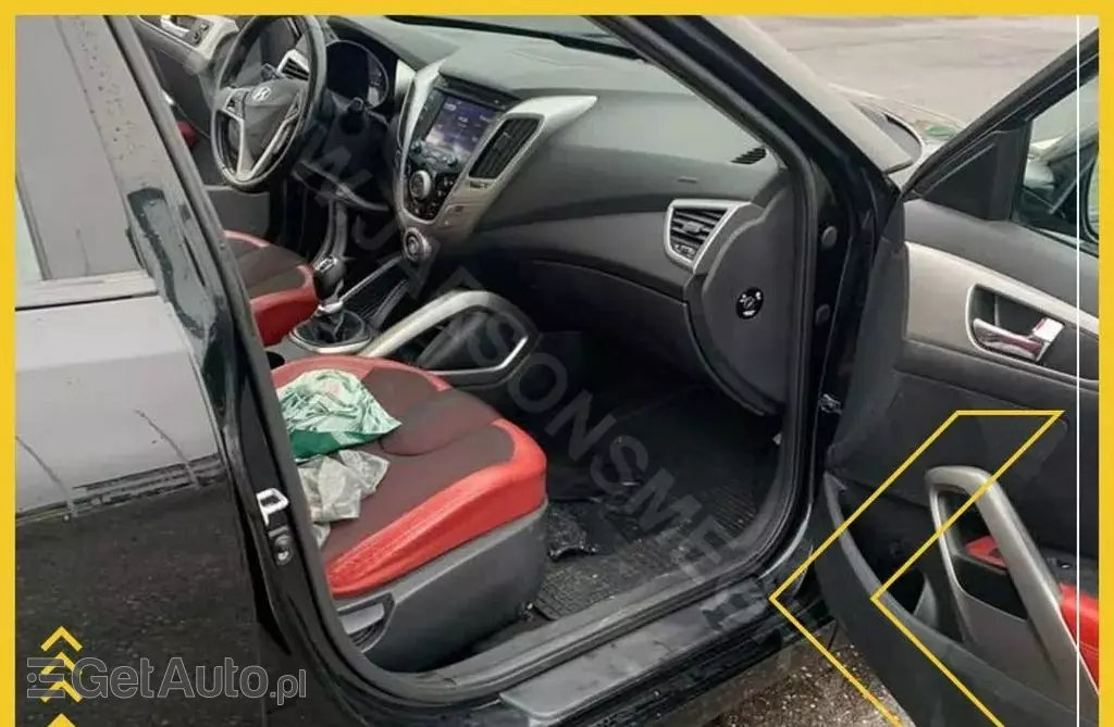 HYUNDAI Veloster 