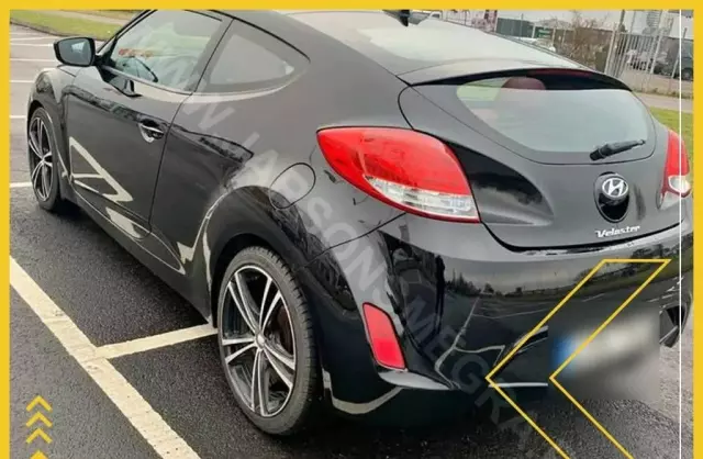 HYUNDAI Veloster 