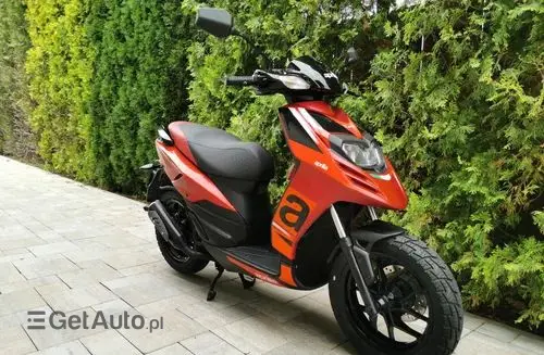 APRILIA SR 50 Motard 