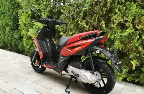 APRILIA SR 50 Motard 