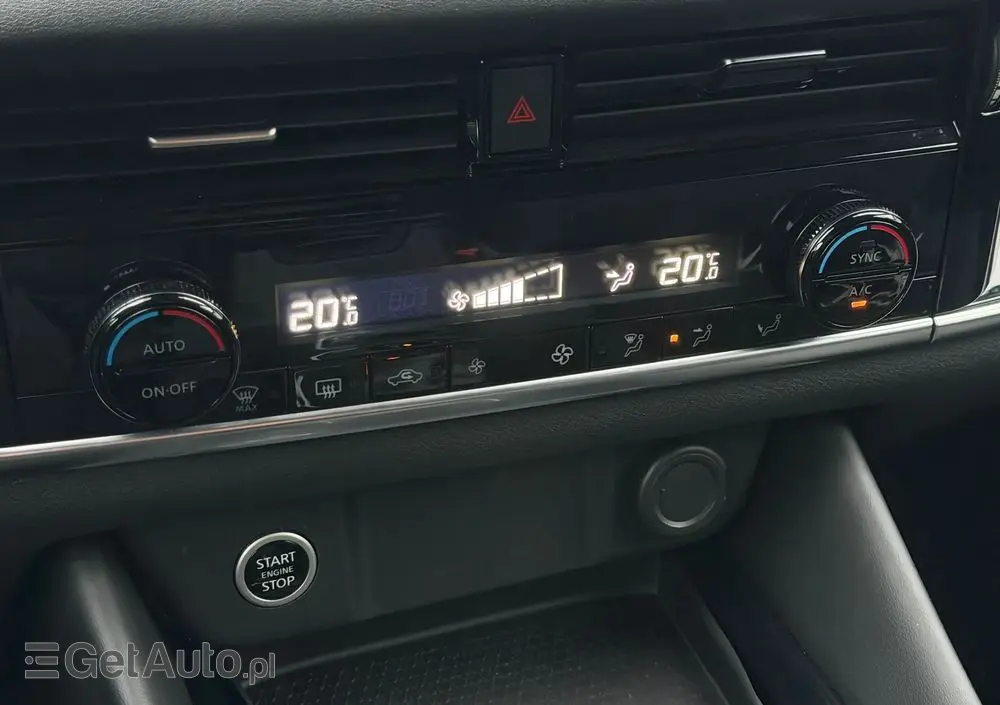 NISSAN Qashqai 1.3 DIG-T N-Connecta DCT