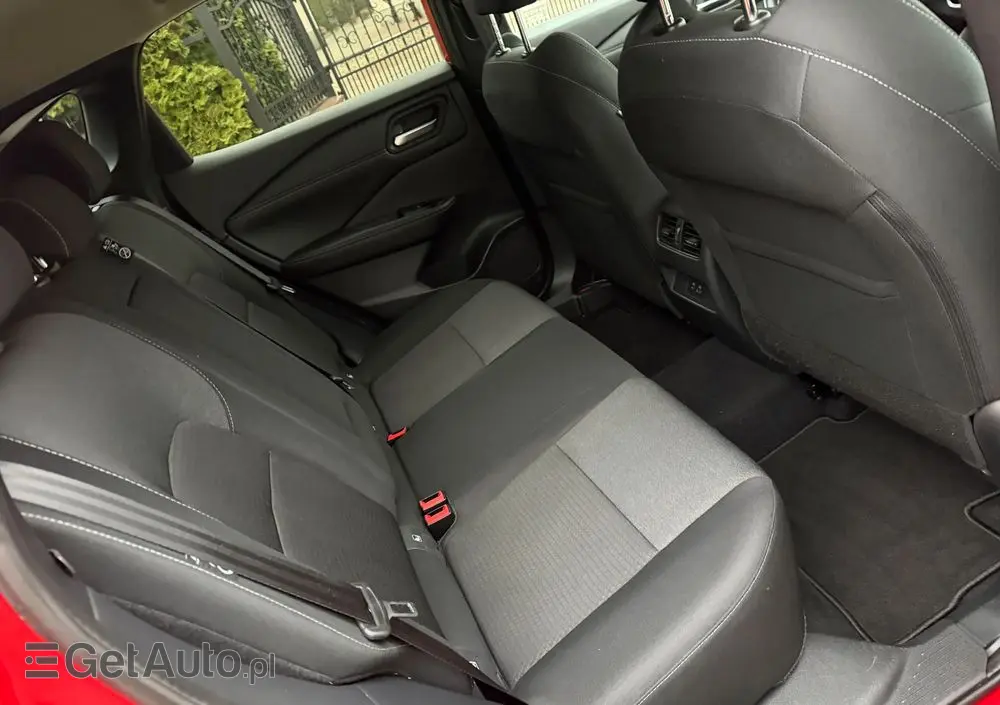 NISSAN Qashqai 1.3 DIG-T N-Connecta DCT