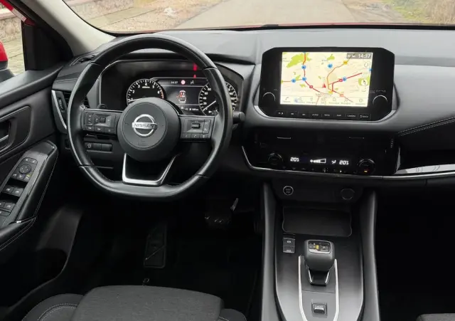 NISSAN Qashqai 1.3 DIG-T N-Connecta DCT