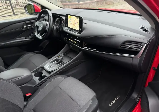 NISSAN Qashqai 1.3 DIG-T N-Connecta DCT