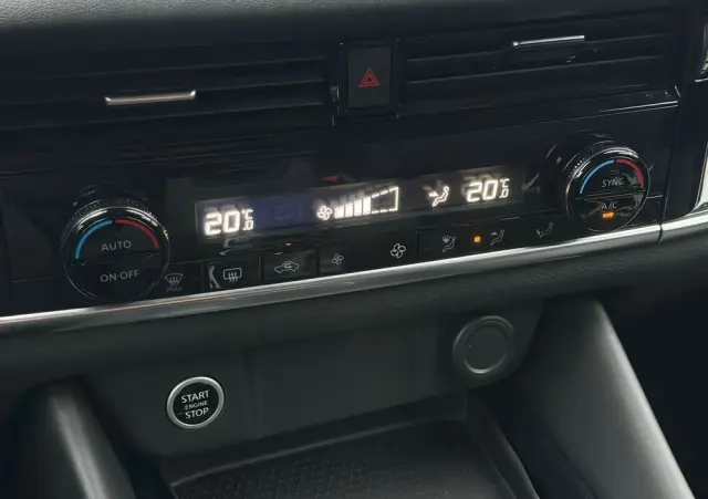 NISSAN Qashqai 1.3 DIG-T N-Connecta DCT