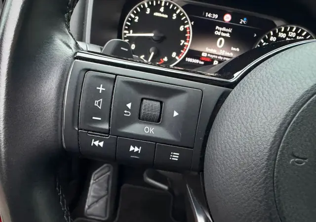 NISSAN Qashqai 1.3 DIG-T N-Connecta DCT