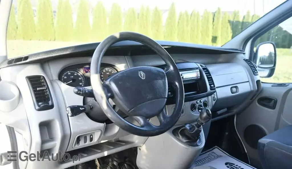 RENAULT Trafic 