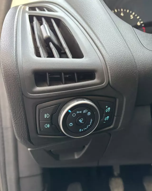 FORD Focus 1.6 Trend Sport