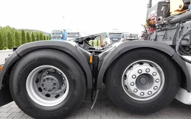 DAF XF 105.510 / CIĄGNIK SIODŁOWY PUSHER /  + HDS COPMA 160.5 / WYSÓW - 13 M / UDŹWIG - 7  040 KG / SPROWADZONY 