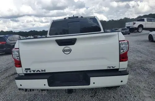 NISSAN Titan 