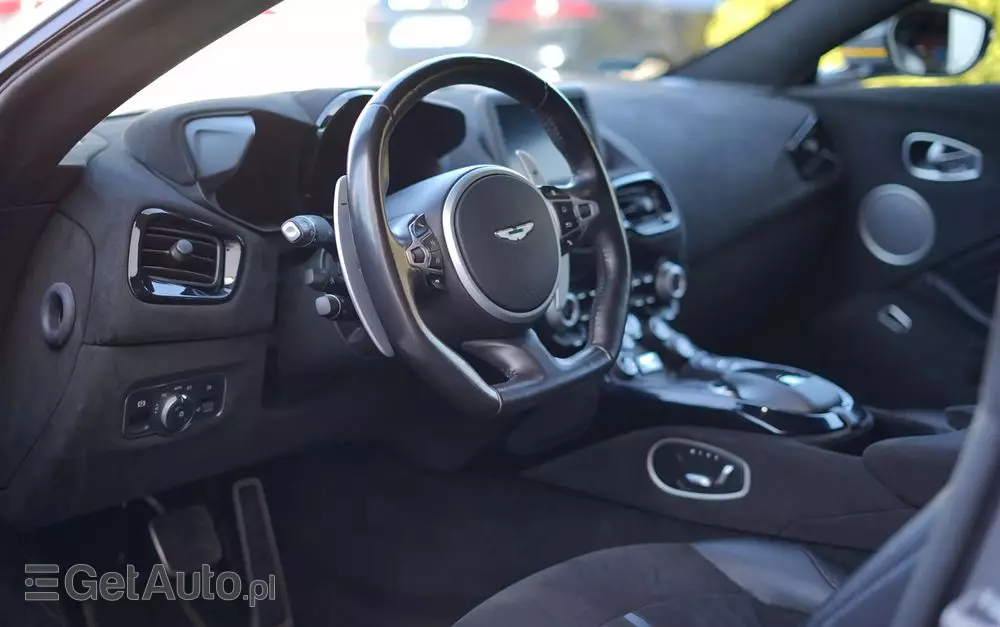 ASTON MARTIN V8 Vantage Standard