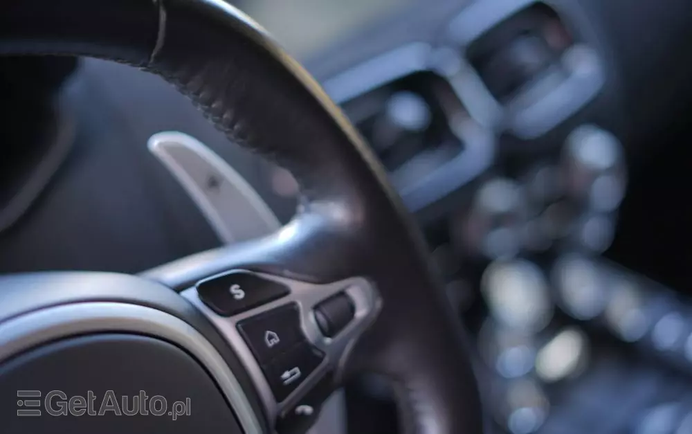 ASTON MARTIN V8 Vantage Standard