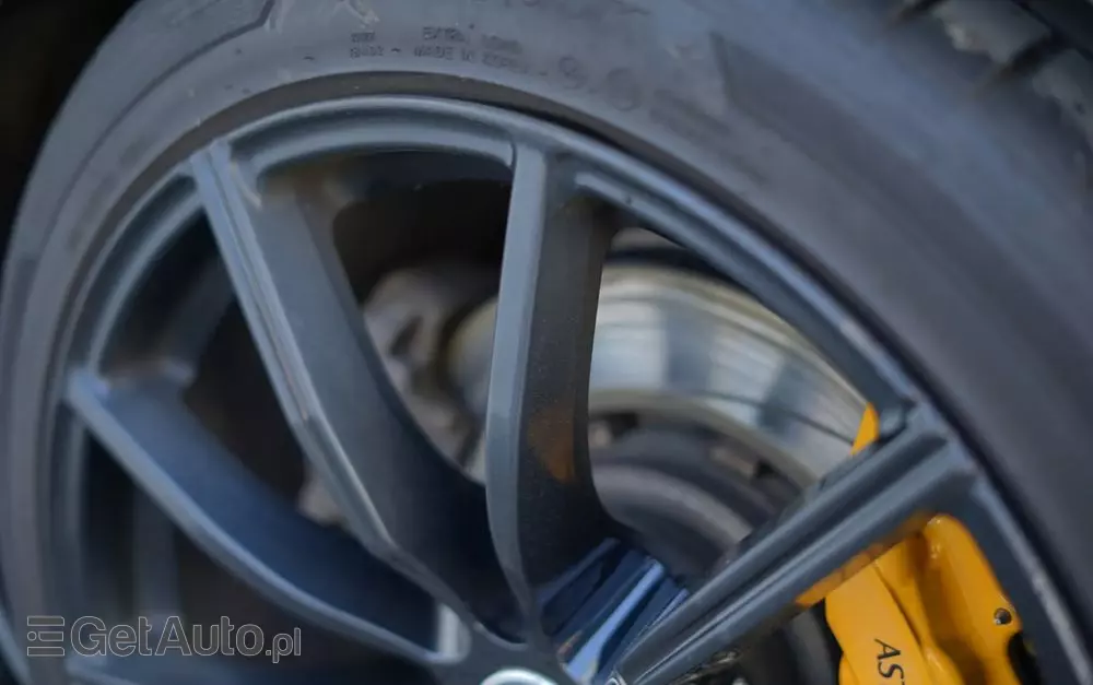 ASTON MARTIN V8 Vantage Standard