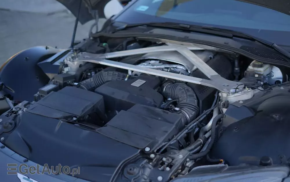 ASTON MARTIN V8 Vantage Standard