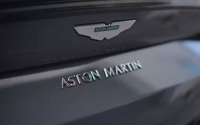ASTON MARTIN V8 Vantage Standard