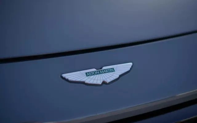 ASTON MARTIN V8 Vantage Standard
