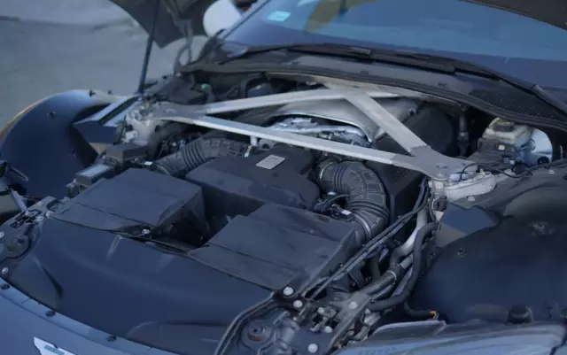 ASTON MARTIN V8 Vantage Standard