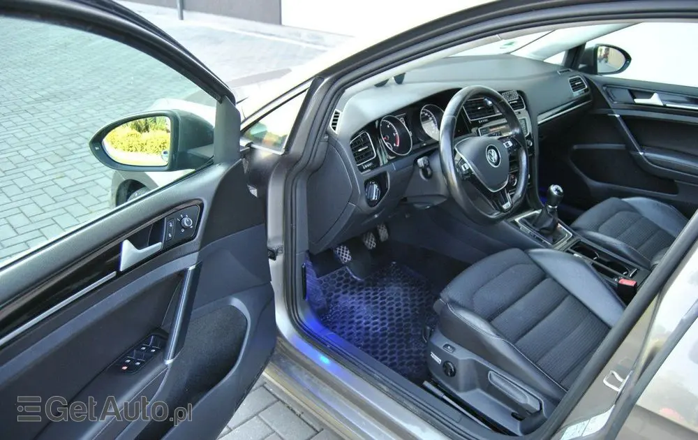 VOLKSWAGEN Golf VII 1.6 TDI BlueMotion Trendline