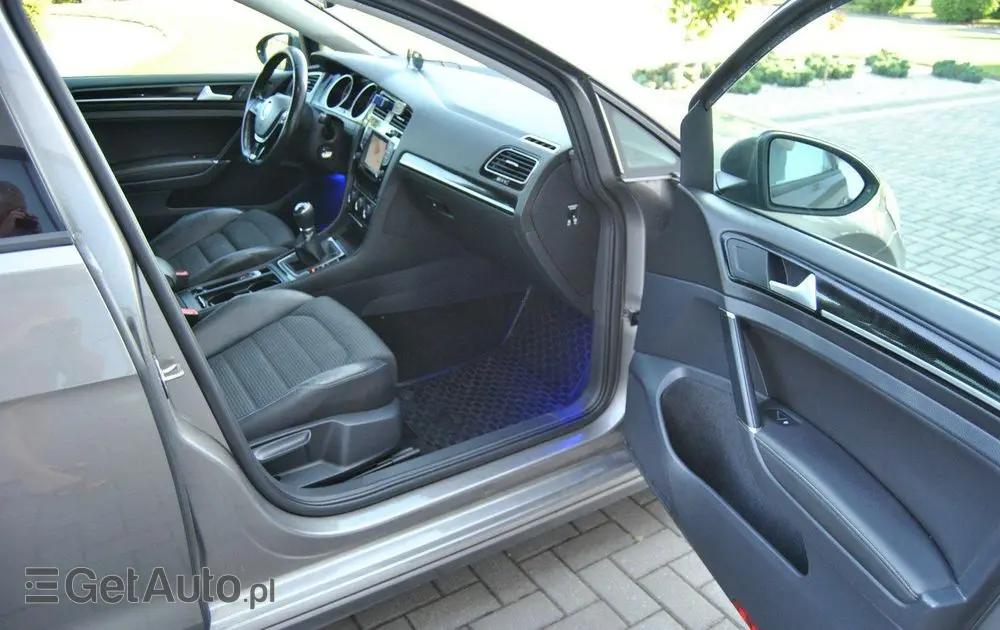 VOLKSWAGEN Golf VII 1.6 TDI BlueMotion Trendline