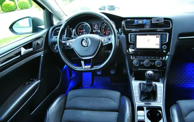 VOLKSWAGEN Golf VII 1.6 TDI BlueMotion Trendline