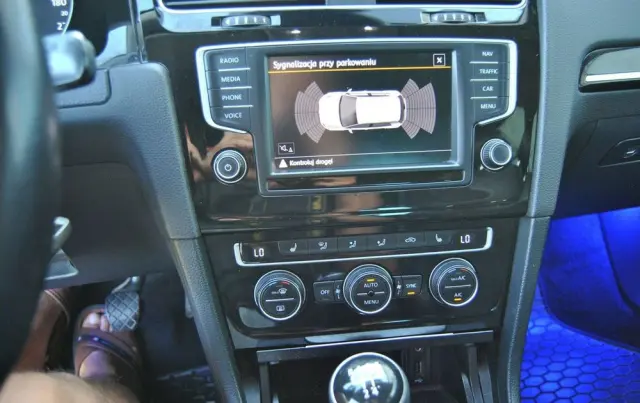 VOLKSWAGEN Golf VII 1.6 TDI BlueMotion Trendline