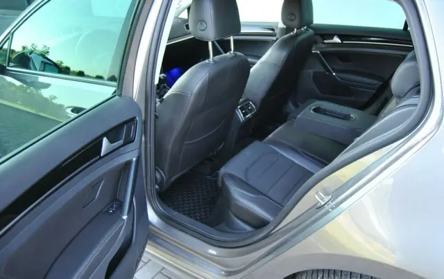 VOLKSWAGEN Golf VII 1.6 TDI BlueMotion Trendline