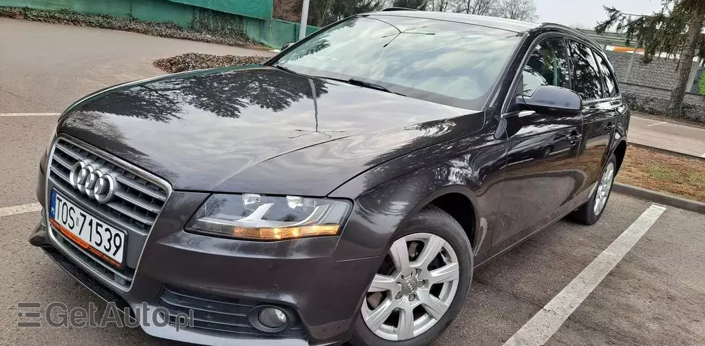 AUDI A4 