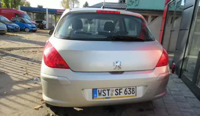 PEUGEOT 308 
