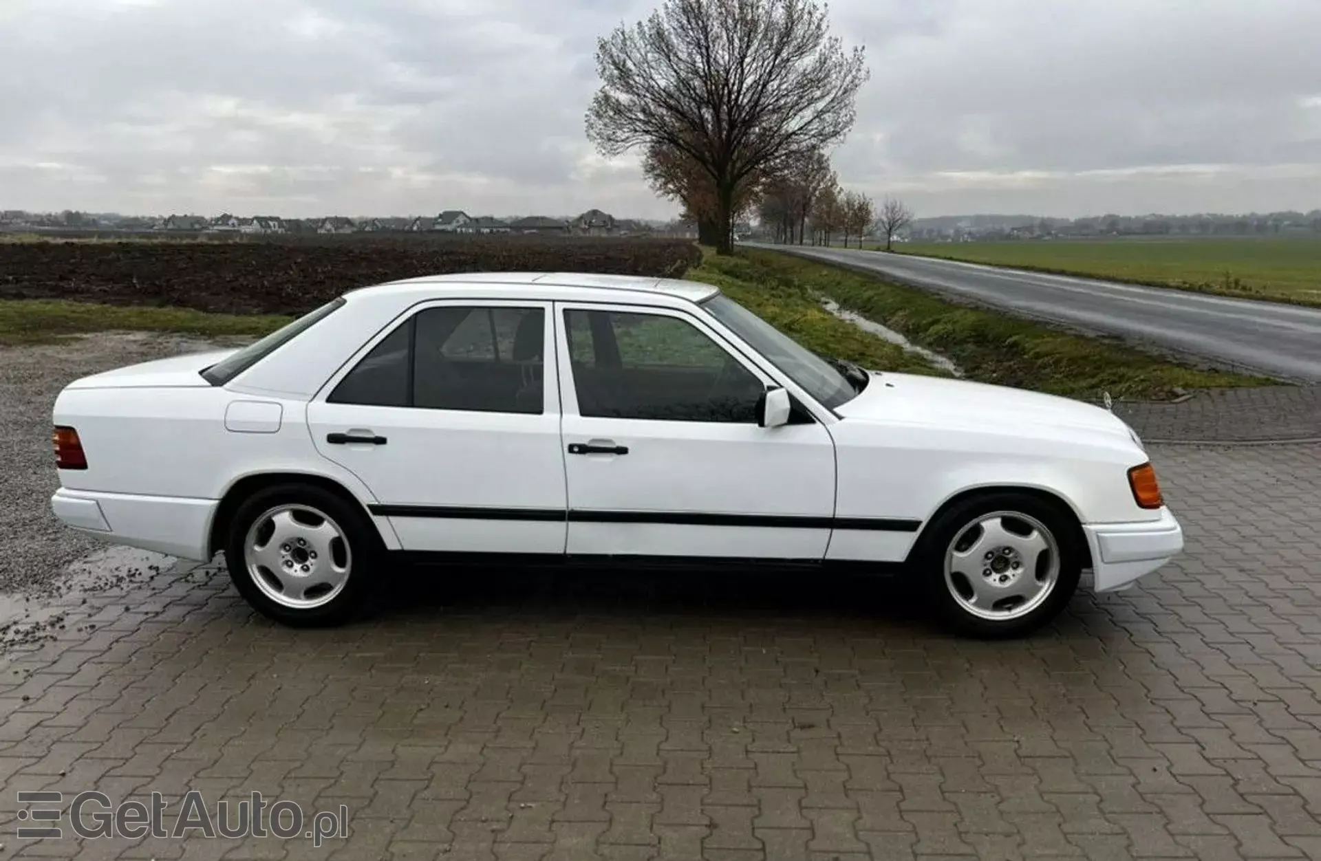 MERCEDES-BENZ W 124 