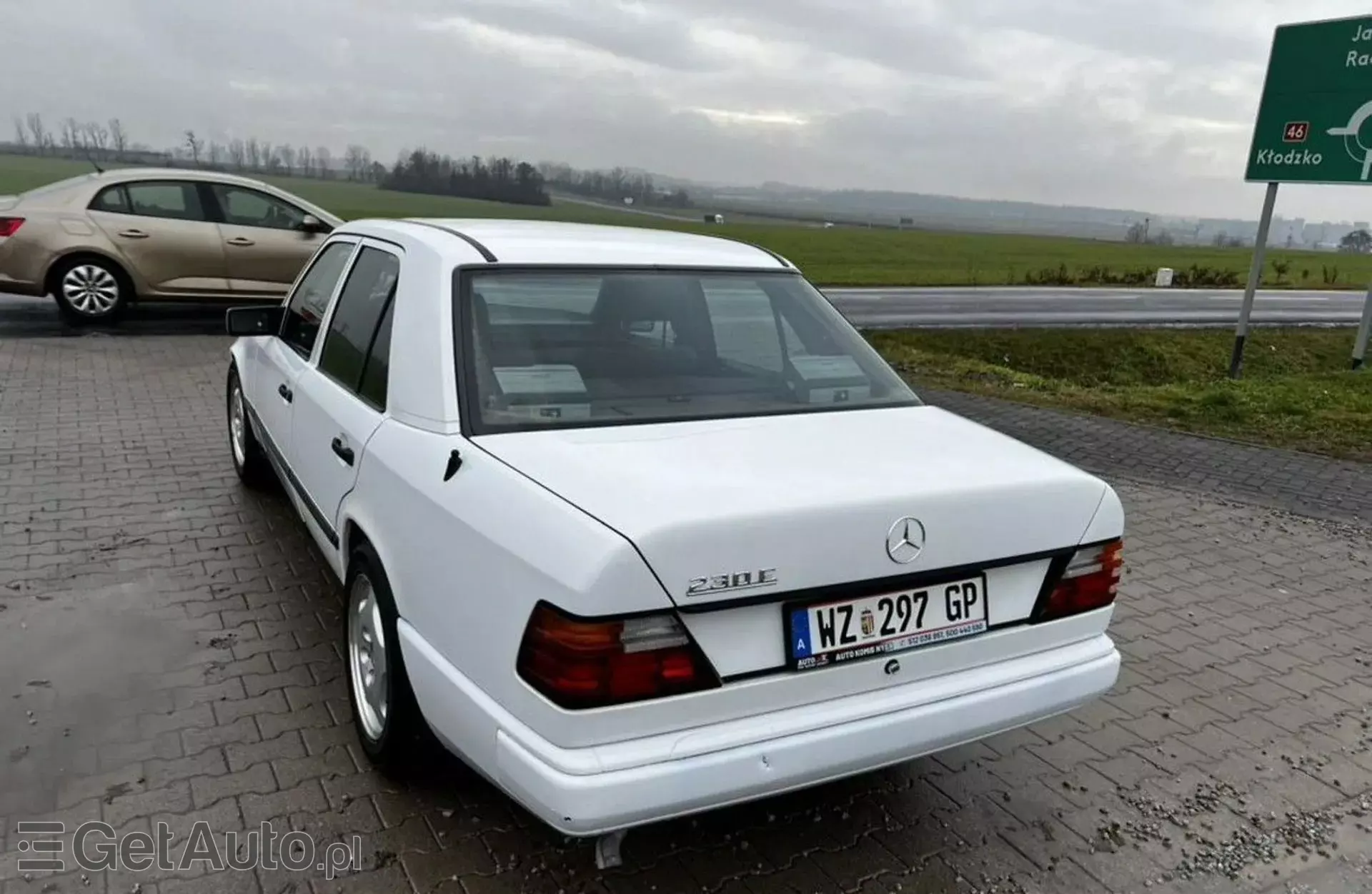 MERCEDES-BENZ W 124 