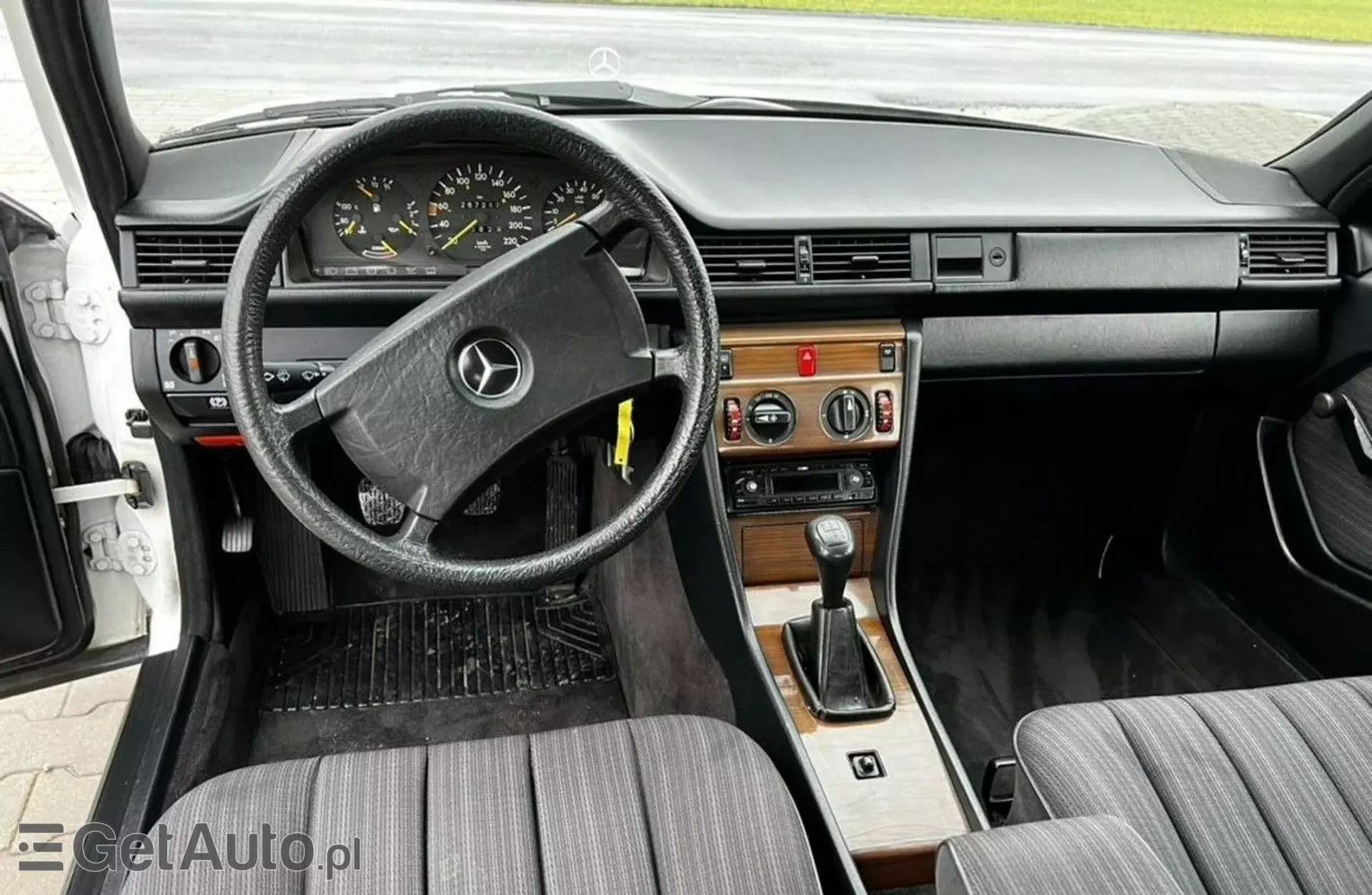 MERCEDES-BENZ W 124 