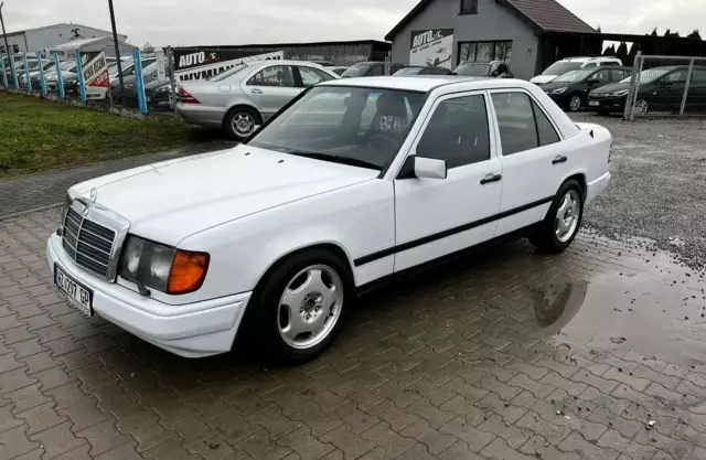 MERCEDES-BENZ W 124 