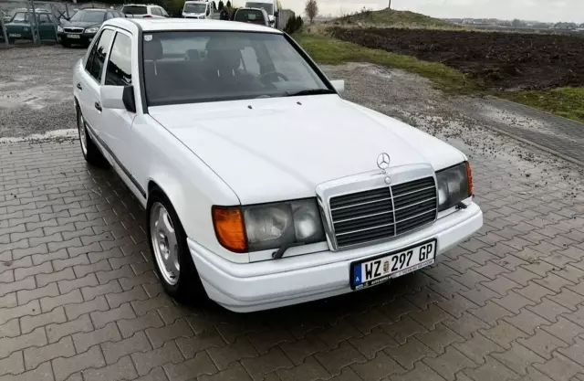MERCEDES-BENZ W 124 