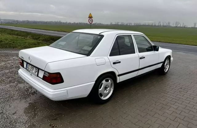MERCEDES-BENZ W 124 